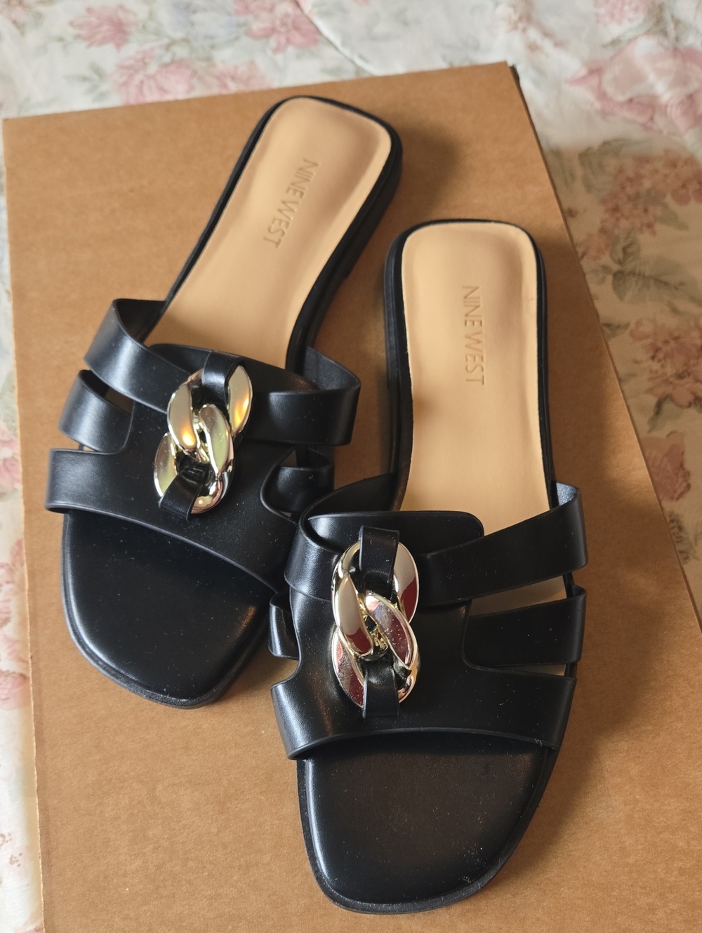 Nine West Black Chain Sandals – Size 9M – Chic Minimalist Style